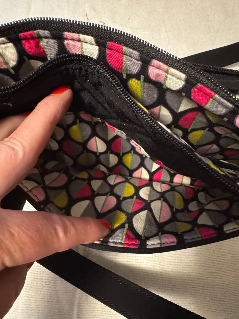 Vera Bradley Black Quilted Messenger Crossbody - Picture 7 of 12
